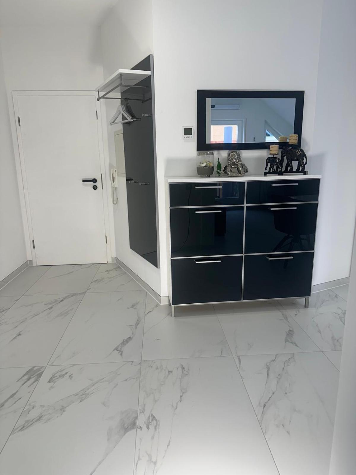 Flexible, Schoene Und Gut Aussehende Feriensuite Ройтлинген Екстериор снимка