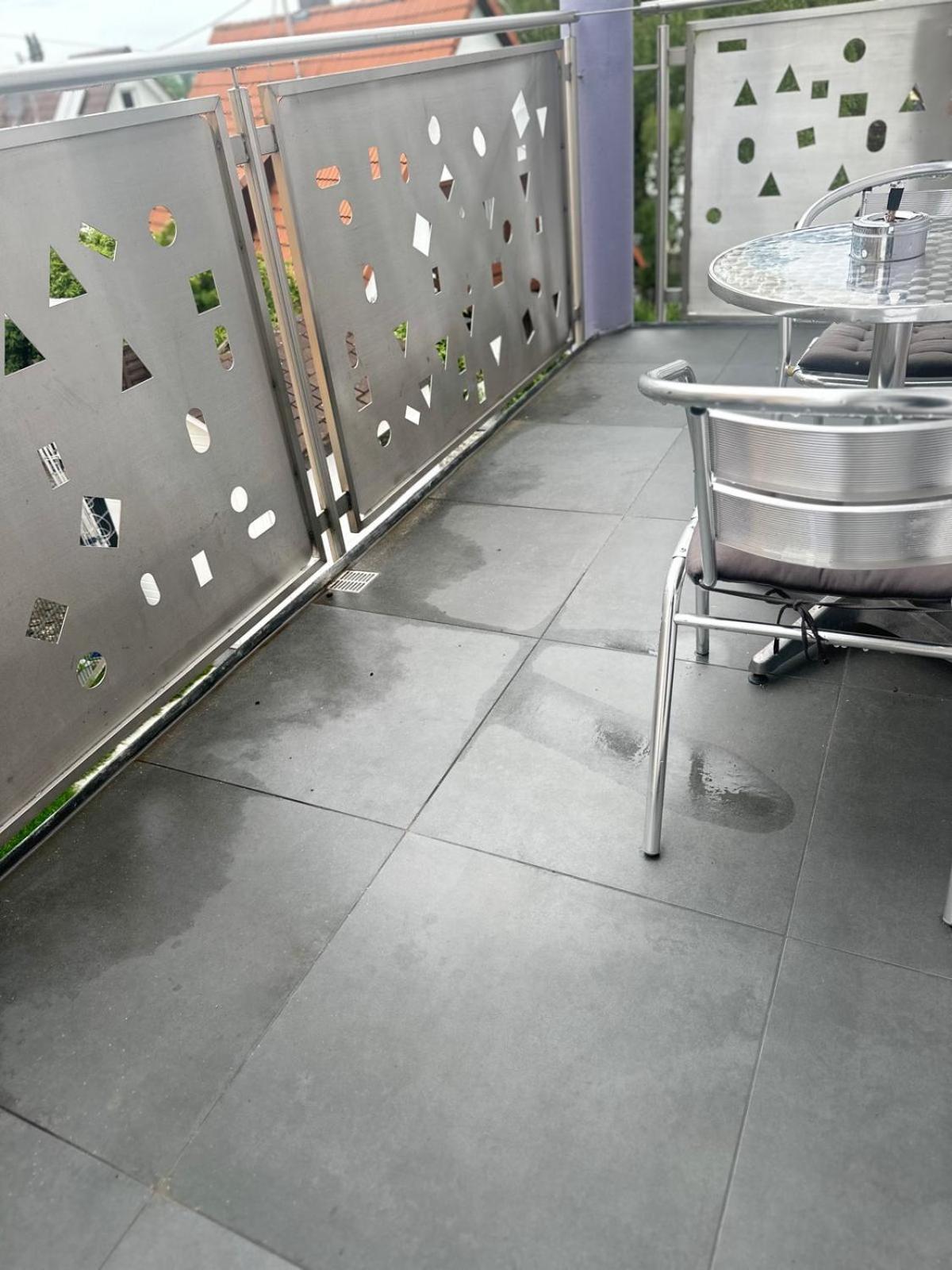 Flexible, Schoene Und Gut Aussehende Feriensuite Ройтлинген Екстериор снимка